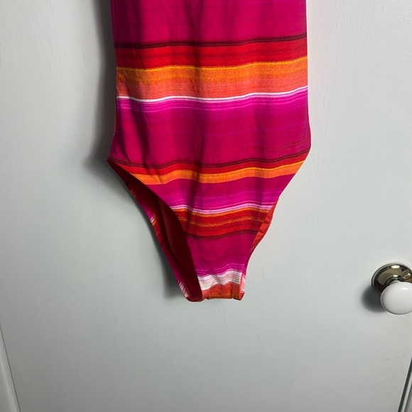 NWOT Trina Turk Solstice Plunge One Piece Swimsuit Pink Orange Stripe Size 8 - Picture 4 of 8